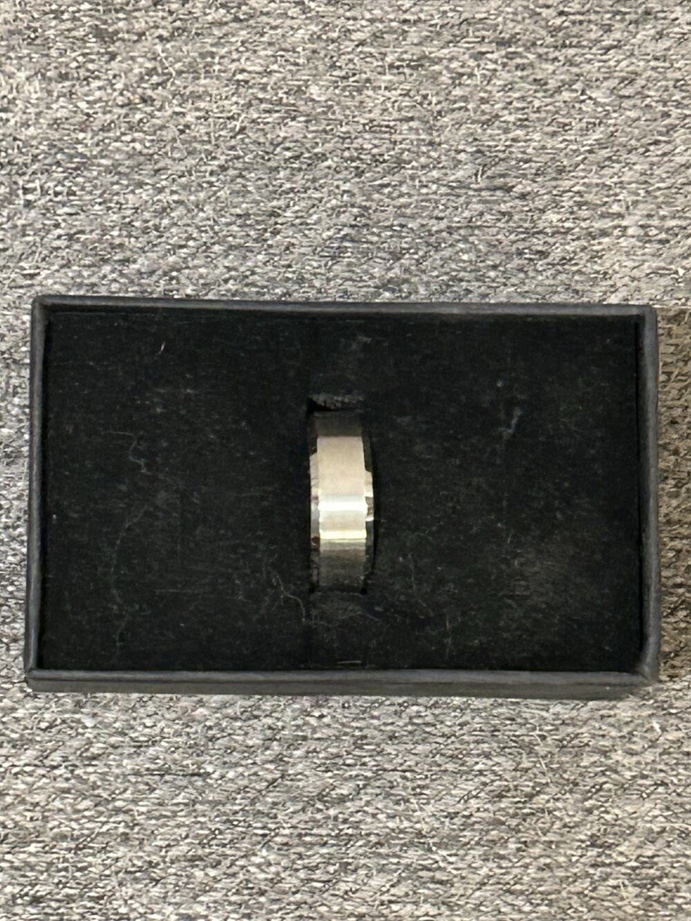 NIB Modgents Men's Wedding Ring size 10